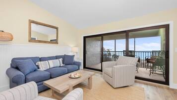 Condo, 2 habitaciones | Área de sala de estar