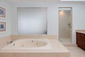 Apartment, 2 Schlafzimmer | Badezimmer