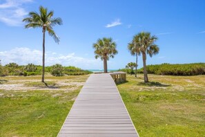 Property grounds - Pelicans Roost 106 2 Bedroom Condo (Sanibel)