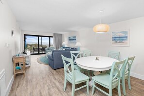 Condo, 2 Bedrooms | Living area