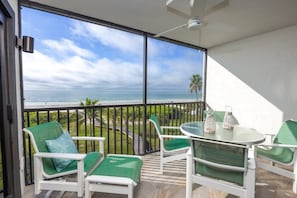 Condo, 2 Bedrooms | Property grounds