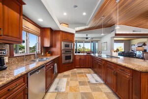 Refrigerador, horno, placa de cocina, lavavajillas