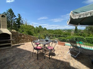 Outdoor dining - House for two family’s of 4 - Two seperate apartments (Montecastelli)