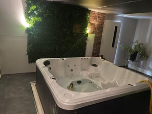 Apartment | Spa - The Exclusive Jacuzzi Apartment (Birmingham)