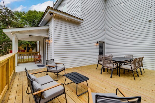 Outdoor dining