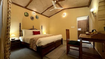 Deluxe Double Room | Iron/ironing board