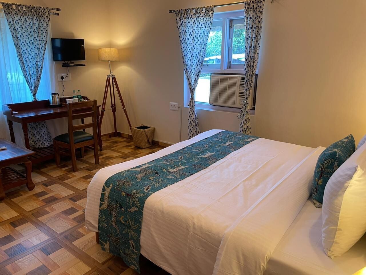 Premium Room | Outdoor pool
