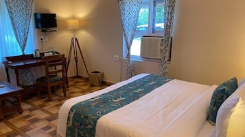 Premium Room | Outdoor pool