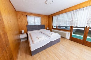 2 bedrooms