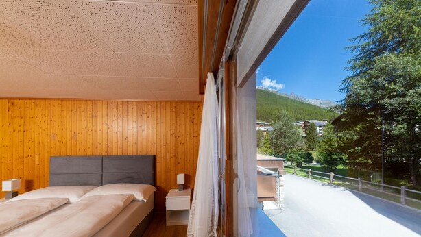 Unclassified image, 1 of 16, button - House Slalom Saas Fee (Saas Fee)