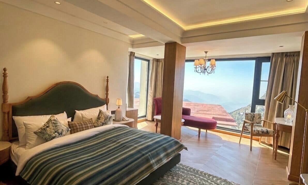 Premium bedding, minibar, laptop workspace, free WiFi