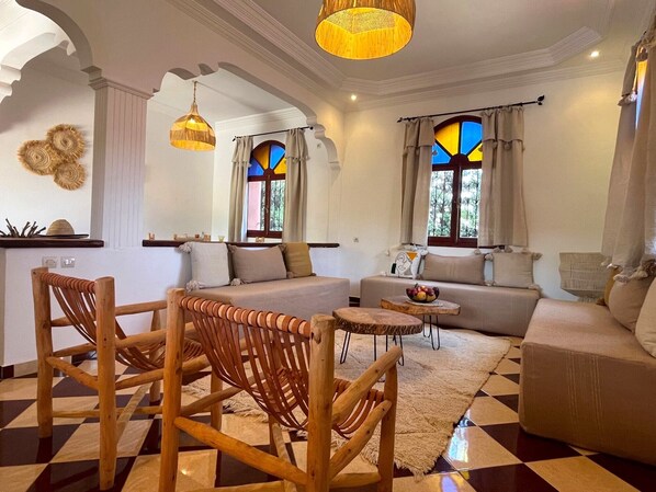 Télévision, cheminée