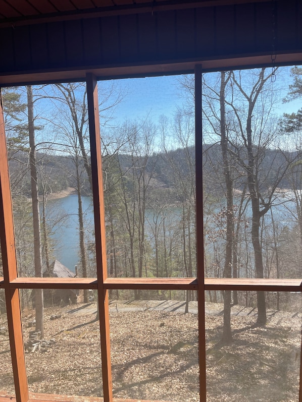 Interior - Charming 2-bedroom cabin with WiFi in the the Smokey Mountains (Murphy)