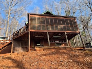 Exterior - Charming 2-bedroom cabin with WiFi in the the Smokey Mountains (Murphy)