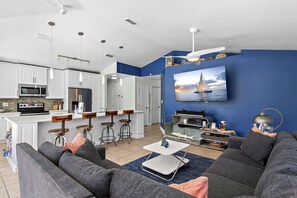 Smart TV - ☀️Private Pool-Pet Friendly-Bikes-Walk2Beach-Captain Green's Seaside Retreat☀️ (Miramar Beach)