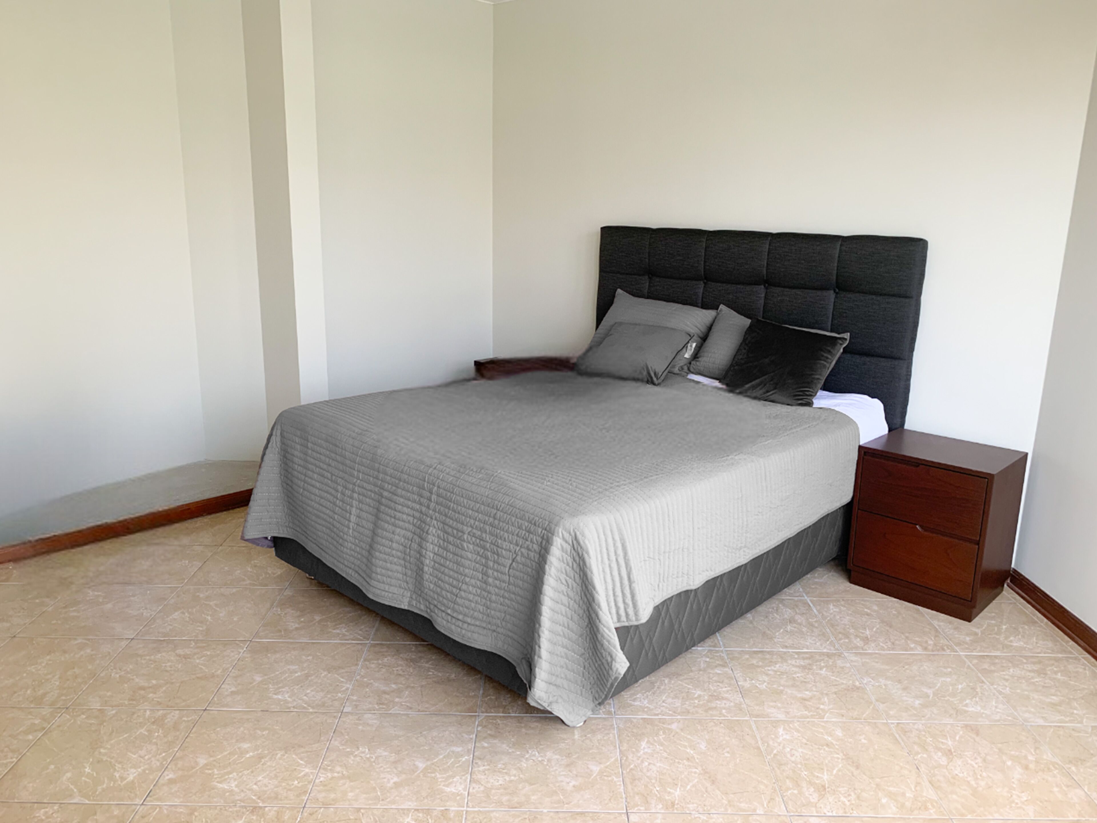 3 makuuhuonetta, silitysrauta/-lauta, vauvan matkasänky, Wi-Fi