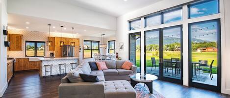 Smart-tv en een open haard