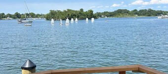 Houseboat on Solomons Island 