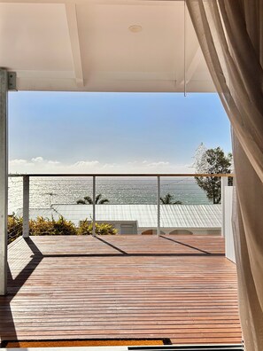 Terrace/patio - Sunset Ocean Deck, Garden BBQ, Fast Wi-Fi, Walk to Beach – Romantic Coastal Stay (adelaide)