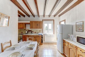 Réfrigérateur, micro-ondes, four, lave-vaisselle