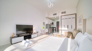 Basic Studio, City View | In-room safe, blackout drapes, iron/ironing board, WiFi (free) - Elz Residence Stylish Studio Living (Dubai)