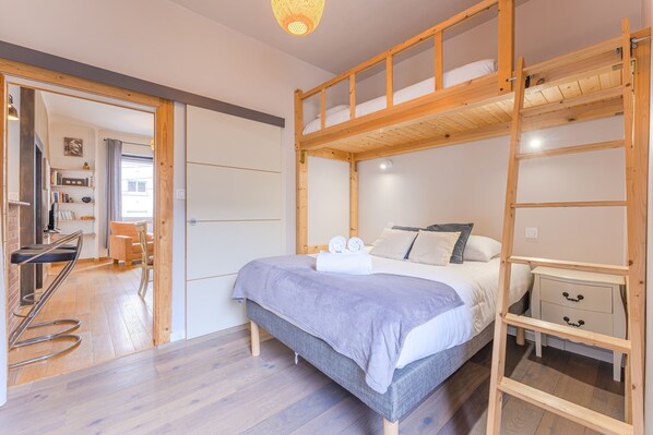 1 chambre, fer et planche Ă repasser, Wi-Fi gratuit, draps fournis