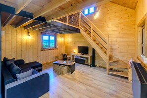 TV, DVD-spiller og stereoanlegg