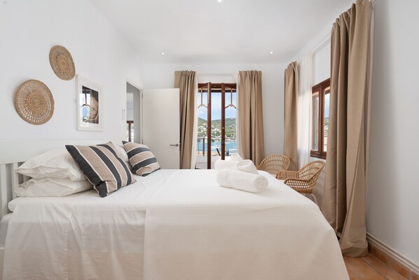 4 chambres, accès à Internet, literie fournie