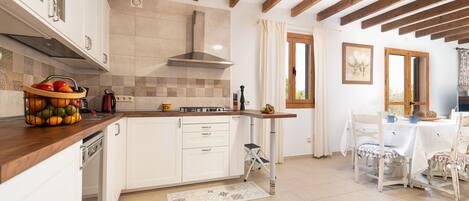 Fridge, microwave, dishwasher, coffee/tea maker