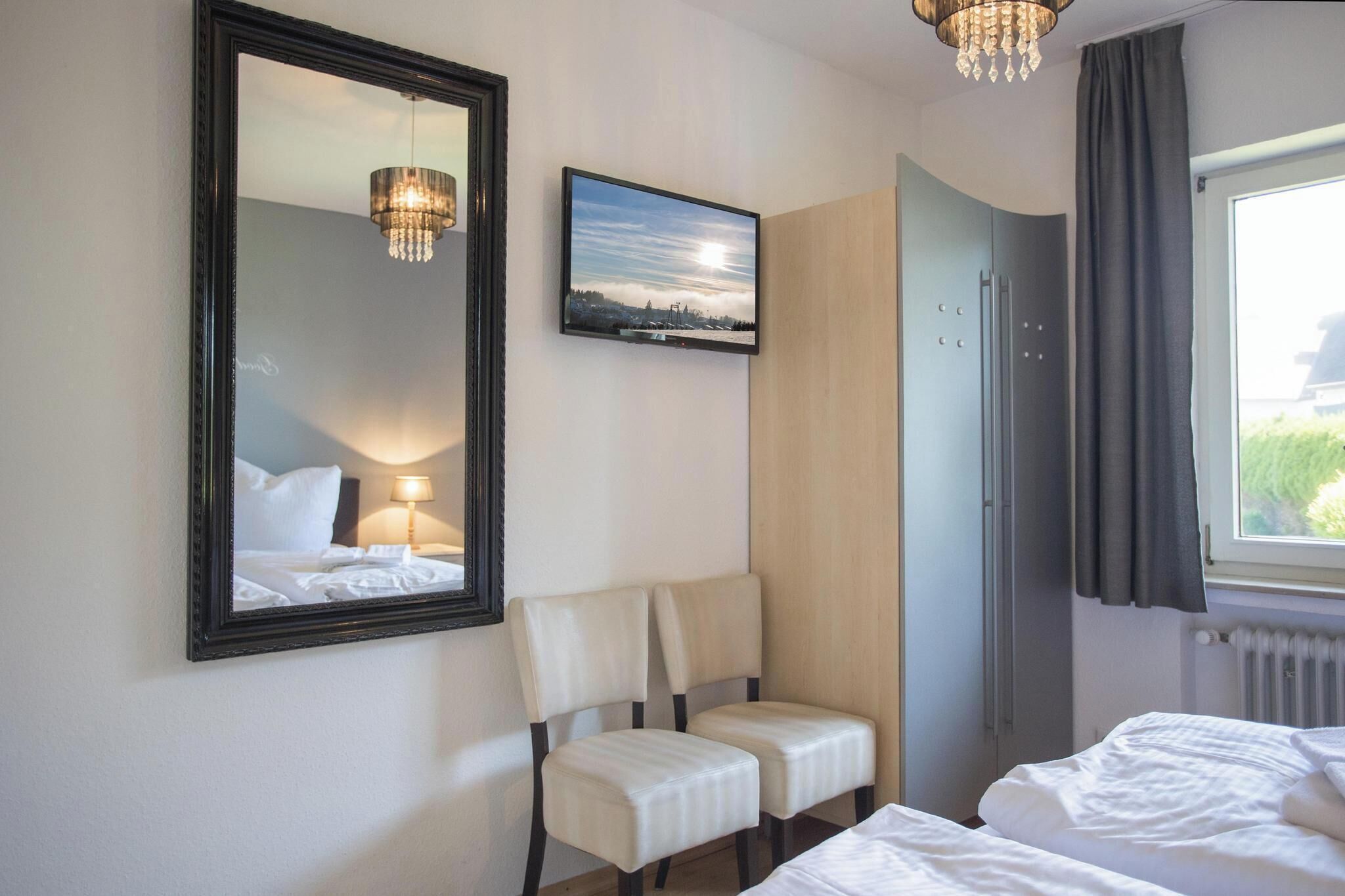 2 間睡房、熨斗/熨衫板、上網