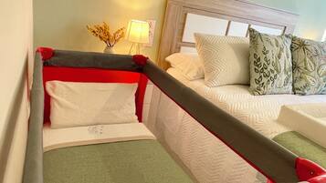 2 slaapkamers, een strijkplank/strijkijzer, reisbedje, gratis wifi