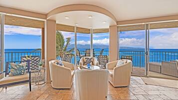 Smart-TV, DVD-Player, Tischtennisplatte, Stereoanlage