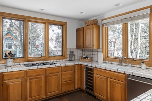 Prospect-Curate Telluride-Walkable, Quiet, Near Market, Lift 7, Fireplace, Views