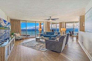 Smart TV, reproductor de DVD, mesa de ping pong, estéreo