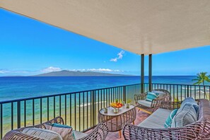 Property grounds - Kaanapali Shores 702 Find Your Next Summer Escape at Beautiful Beachfront Condo (Lahaina)