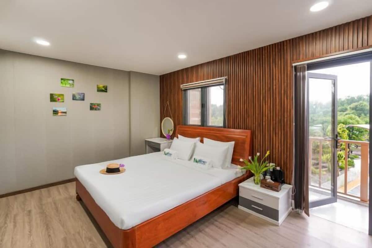 Hypo-allergenic bedding, minibar, soundproofing, free WiFi