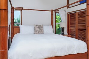2 bedrooms, iron/ironing board, WiFi (free), bed sheets