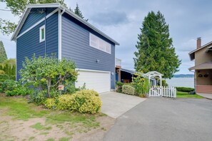 Exterior - Bremerton Studio w/ Bay View: Beach Access! (Bremerton)