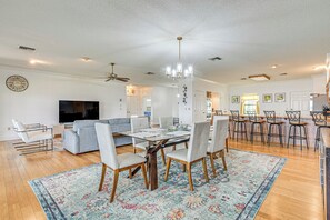 Dining - Waterfront Home w/ Boat Dock in Lake Placid! (Lake Placid)