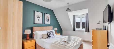 2 chambres, fer et planche à repasser, lit parapluie, Wi-Fi gratuit