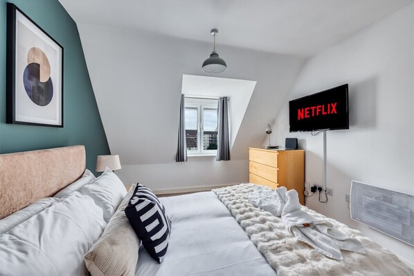 2 室のベッドルーム、アイロン / アイロン台、旅行用ベビーベッド、WiFi (無料)