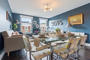 Apartment | Dining