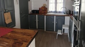 茶具/咖啡用具、冰箱、微波炉、烤箱