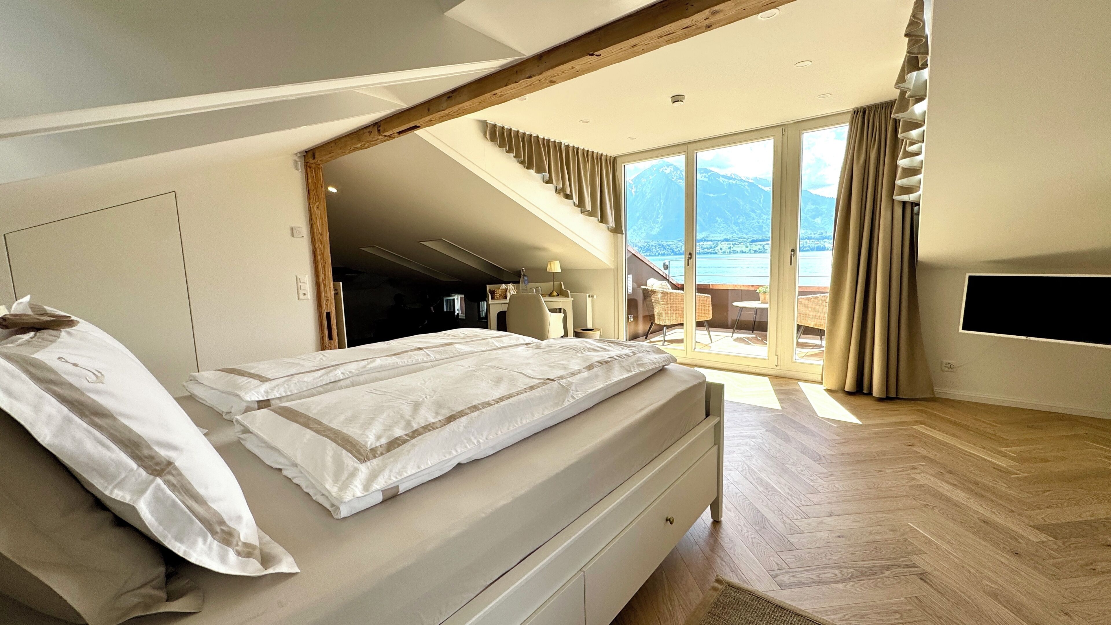 Doppelzimmer Panoramasuite - frontale Seesicht, privater Loggia