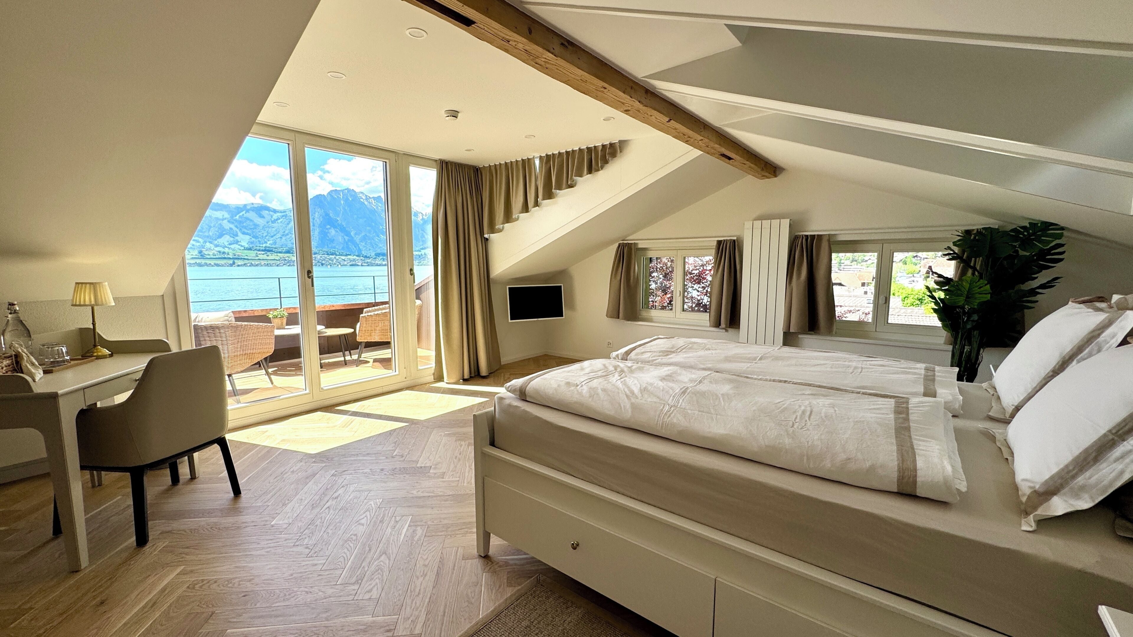Doppelzimmer Panoramasuite - frontale Seesicht, privater Loggia | Free WiFi, bed sheets