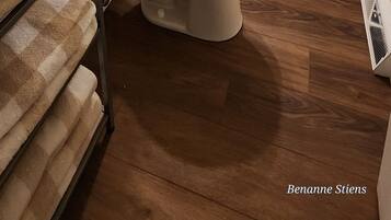 Towels, soap, shampoo, toilet paper