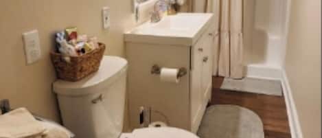 Towels, soap, shampoo, toilet paper