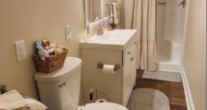 Creekside Hideaway In Historic Milton, NC