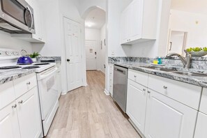 Fridge, microwave, oven, stovetop - Last Minute Disney Getaway! Themed Bedrooms & Private Balcony. Book Now! #119847 (Orlando)