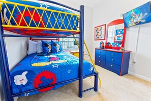 3 bedrooms, iron/ironing board, WiFi, bed sheets - Last Minute Disney Getaway! Themed Bedrooms & Private Balcony. Book Now! #119847 (Orlando)